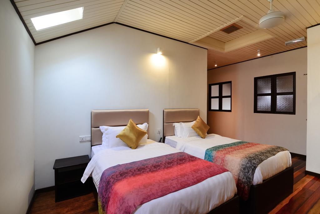 Sarang Paloh Heritage 3*